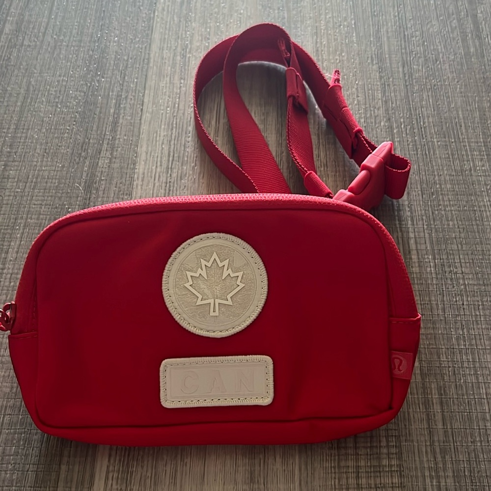 Lululemon belt bag